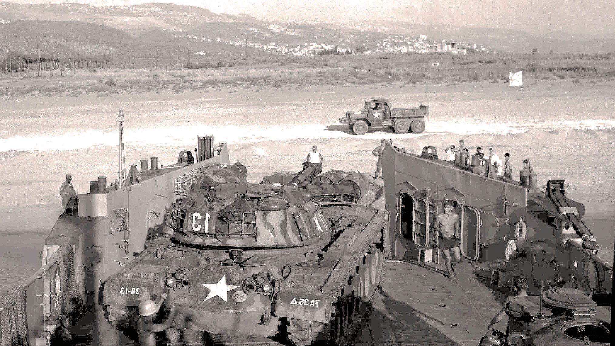 Les commandos américains débarquent à Beyrouth en juillet 1958, à la suite de la première guerre civile libanaise entre la gauche majoritairement musulmane et la droite chrétienne. (AFP)