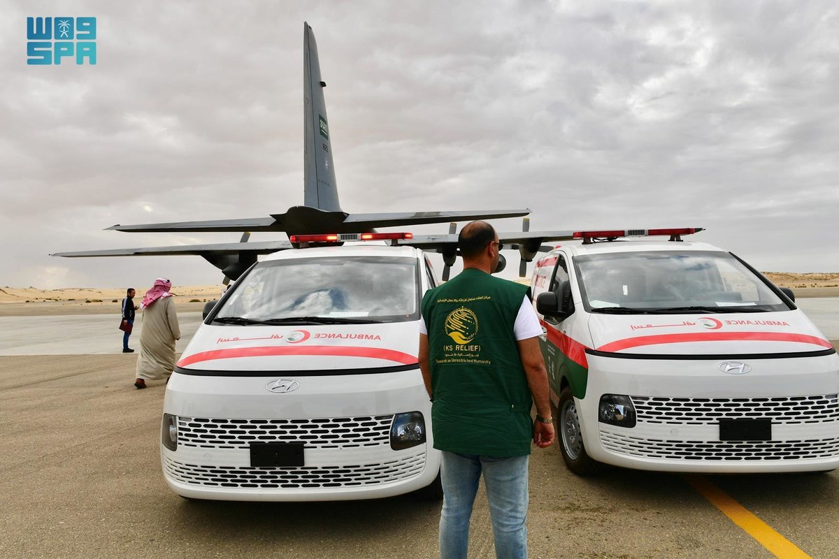 KSrelief a acheminé plusieurs ambulances vers l'aéroport d'Al-Arish en Égypte, dont 14 ayant déjà atteint la bande de Gaza, sur un total de 20 attendus prochainement. (SPA)