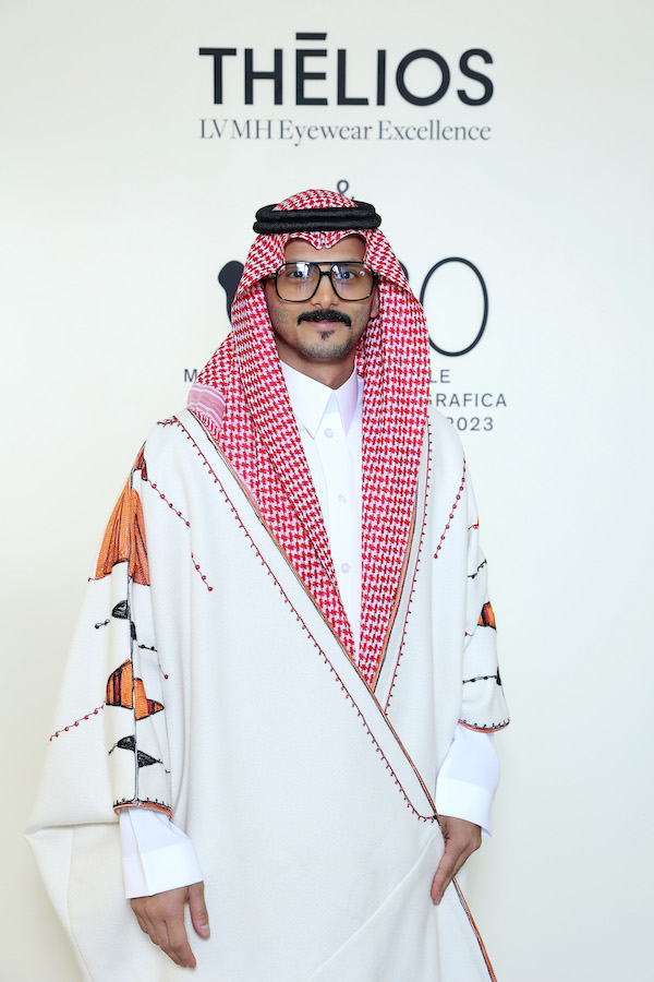L’acteur saoudien Mohammed el-Shehri portant une jubba conçue par Abderrahmane al-Abed, lors du Festival international du film de Venise en septembre. (Getty Images)