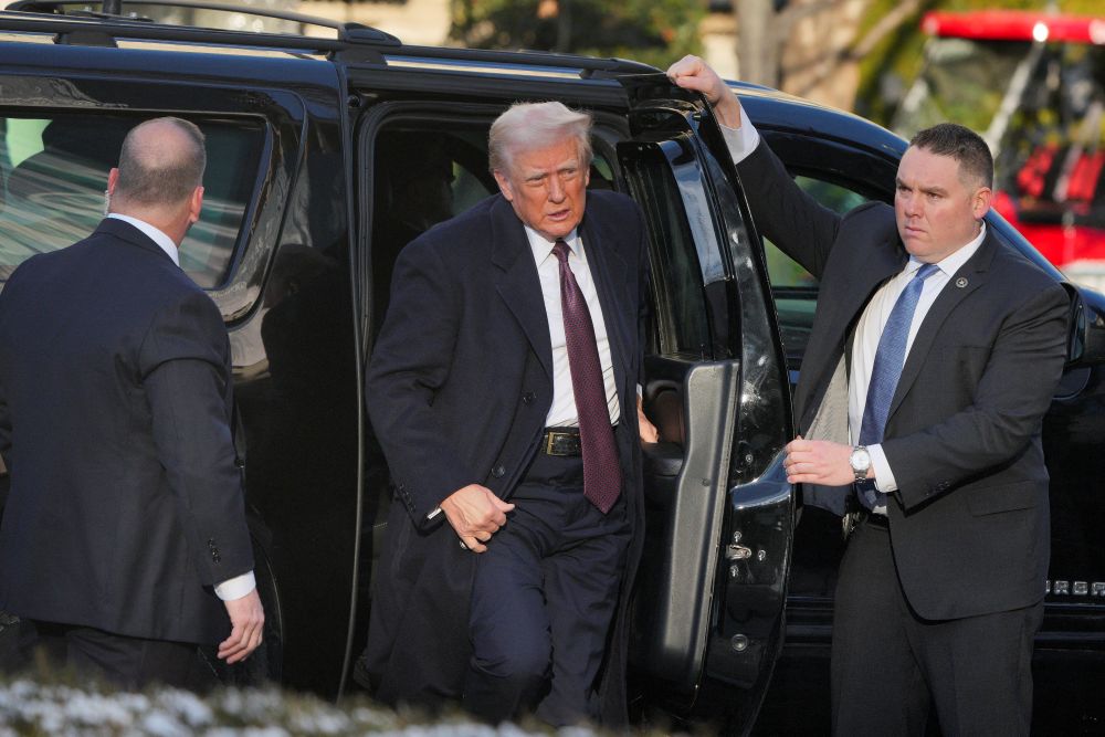 Le président élu Donald Trump arrive pour un service à l'église St. John's le jour de l'investiture à Washington, États-Unis, 20 janvier 2025. (Reuters)