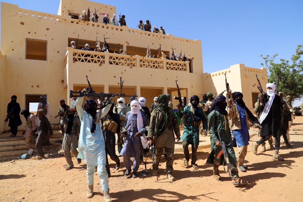 Combattants d’un groupe armé local pro-gouvernemental Gatia dans la ville de Menaka, au Mali. (AFP)