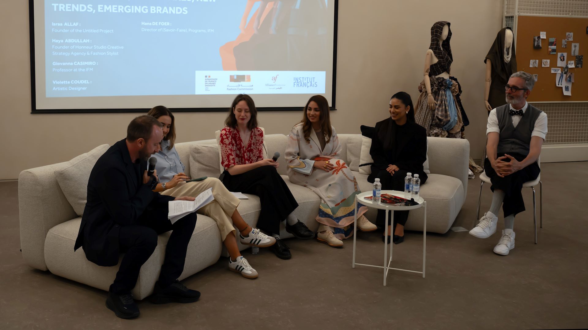 Panel Actualités de la mode, nouveaux enjeux, nouvelles tendances, marques émergentes, par Giovanna Casimiro, Professeur à l'IFM et Hans de Foer, Directeur du programme « Savoir Faire » à l'IFM.