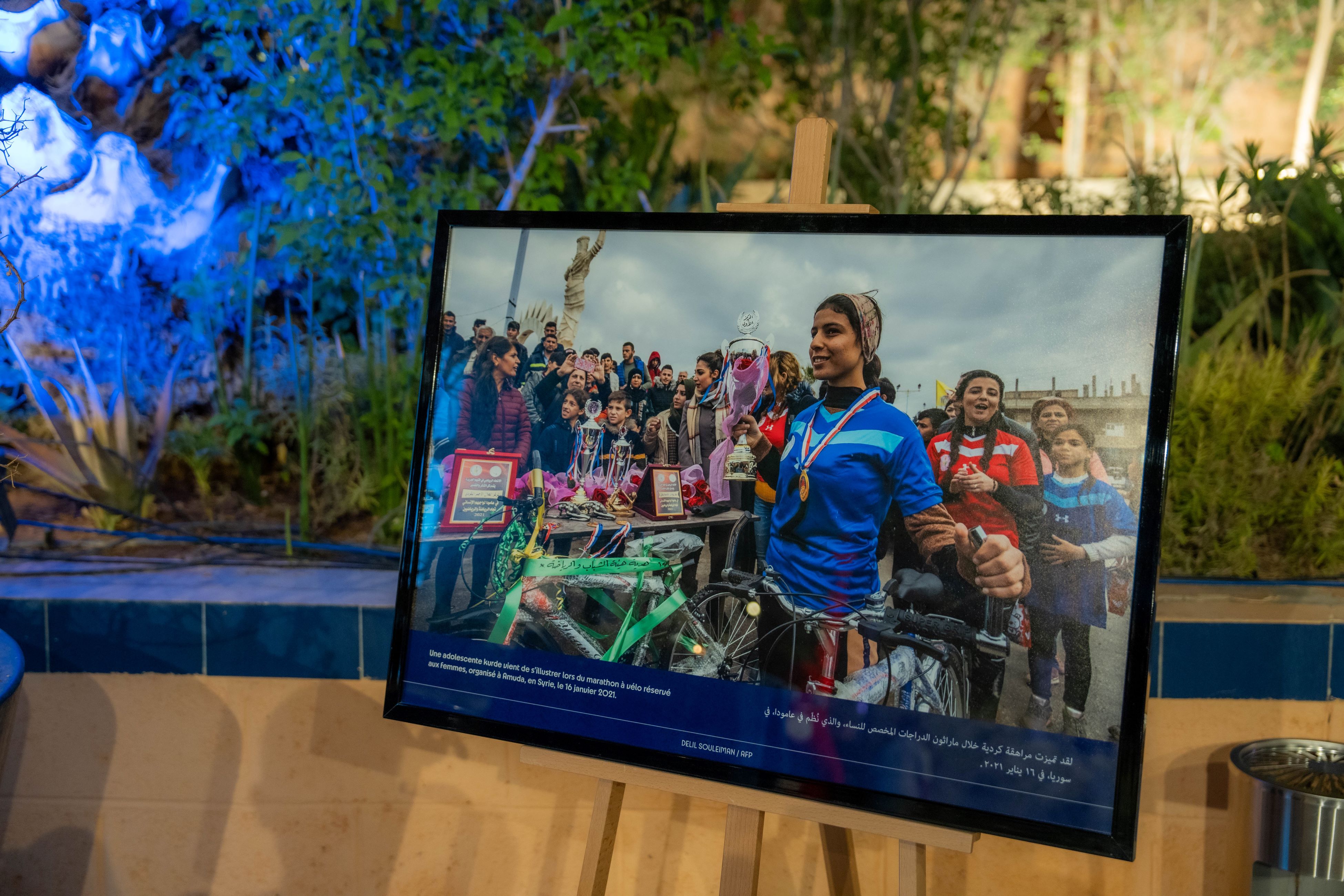 Une adolescente kurde s’illustre lors du marathon à vélo réservé aux femmes Syrie 2021