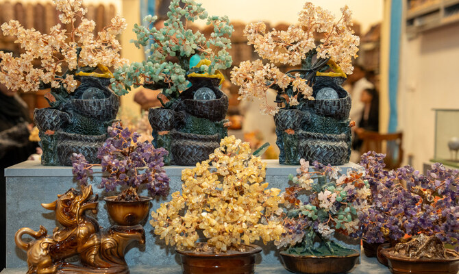 ​  La zone iranienne offre une véritable fête des sens, avec des spectacles de danse et de musique animés qui célèbrent l'héritage de la culture historique. (Photo AN de Huda Bashatah)  ​