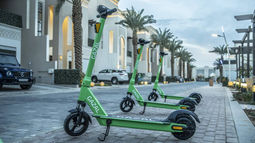 Les services d'e-scooters de Gazal sont devenus une option populaire pour ceux qui se déplacent spécialement dans les endroits bondés de Riyad. (Photo avec l'aimable autorisation de Gazal)