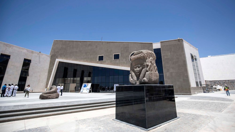 Cette photo prise le 20 juin 2020 montre l'extérieur du musée, actuellement en construction, de Charm el-Cheikh, ville balnéaire de la mer Rouge, à la pointe sud de la péninsule égyptienne du Sinaï. (AFP/photo d’archives)