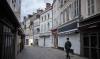 À Paris, un Français crache sur une femme musulmane qui porte un hijab 