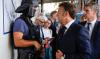 Macron arrive en Nouvelle-Calédonie où il vise le retour à «  la paix  » et au «  dialogue  »