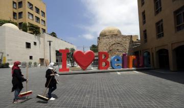 Avec des balais et des pelles, les volontaires libanais montrent le véritable esprit de Beyrouth