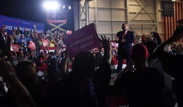 Après des conventions agressives, Trump et Biden en route pour la campagne