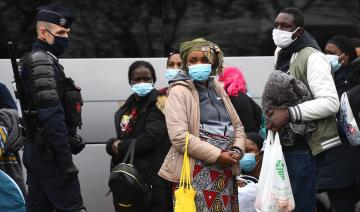 Une vidéo d'errance forcée d'exilés près de Paris suscite une vive émotion