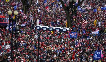 Des foules de partisans de Trump convergent vers Washington