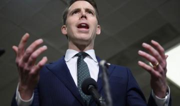 Josh Hawley, l'ambitieux sénateur accusé d'avoir encouragé les violences