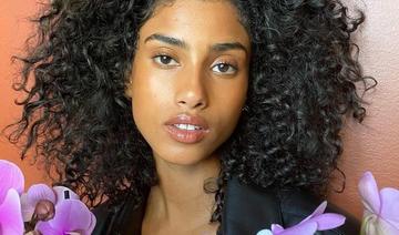  Le baiser du mannequin Imaan Hammam pour la bonne cause en cette Saint-Valentin 