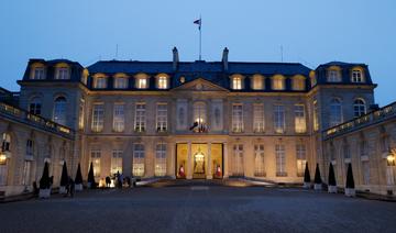 Trois personnes dont un artiste biélorusse interpellées devant l'Élysée avec un tissu enflammé