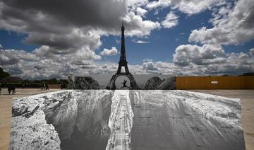 Street art: un canyon au pied de la tour Eiffel signé JR