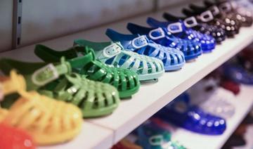 A Beaupreau-en-Mauges, près de Nantes, dans l'ouest de la France, a maison Humeau-Beaupreau fabrique depuis 75 ans les fameuses sandales "méduse" : 3 200 000 paires ont été vendues dans le monde. (Sébastien Salom-Gomis / AFP)