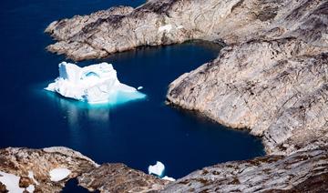 Une photo aérienne prise le 15 août 2019 montre un iceberg flottant le long de la côte est du Groenland près de Kulusuk. JONATHAN NACKSTRAND / AFP