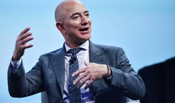 Le fondateur de Blue Origin, Jeff Bezos, prend la parole après avoir reçu le prix d'excellence dans l'industrie de la Fédération internationale d'astronautique (IAF) 2019 lors du 70e Congrès international d'astronautique au Walter E. Washington Convention Center, le 22 octobre 2019 (Photo, AFP)