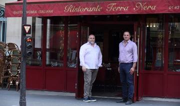 Les propriétaires du «restaurant Terra Nera» Johann Baranes (à droite) et Valerio Abate (à gauche) à Paris, le 8 juin 2021 (Photo, AFP)