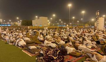 Après une journée à Arafat, les pèlerins se rassemblent à Muzdalifah