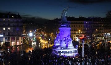 Les gens se rassemblent le 10 janvier 2016 sur la place de la République lors d'un rassemblement marquant un an depuis les attaques contre le journal Charlie Hebdo et un supermarché juif (Photo, AFP)