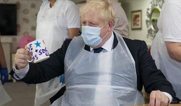 Pour remettre sur pied le service de santé, Boris Johnson augmente les cotisations sociales