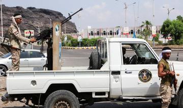 Des membres du Conseil séparatiste de transition du Sud ont installé samedi un poste de contrôle dans la ville d'Aden, dans le sud du Yémen, alors que les habitants étaient invités à rester chez eux (Reuters) 