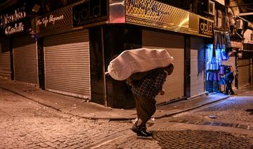 «C'est le pire métier»: à Istanbul, deux cents kilos à même le dos