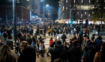 Pays-Bas: une manifestation contres les restrictions sanitaires vire à l'émeute