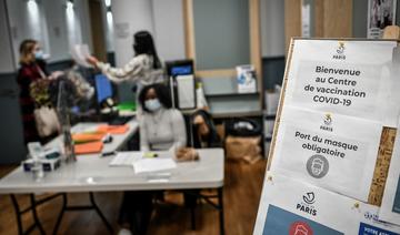 Dans un centre de vaccination parisien, la campagne de rappel accélère en douceur