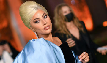 Lady Gaga, vêtue d’une robe signée Lama Jouni, lance un nouveau produit de beauté 