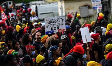 Guadeloupe: des manifestants antipass sanitaire s'introduisent de force dans une session du Conseil régional