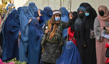 Les talibans interdisent aux femmes de voyager sans être accompagnées