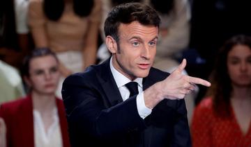 Présidentielle: Macron le candidat descend dans l'arène