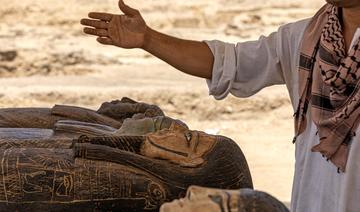 L'Egypte dévoile des statues et sarcophages découverts à Saqqara 