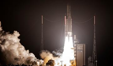 Dans le fracas, l'une des dernières fusées Ariane 5 prend son envol
