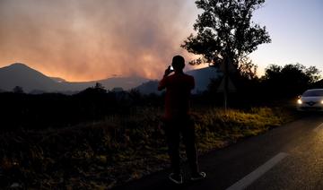 Un «méga feu» frappe le Gard, apogée d'une journée marquée par de multiples incendies