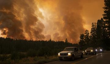 Un violent incendie continue de s'étendre en Californie, des milliers d'évacués