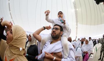 Les pèlerins mettent fin au premier jour de la lapidation et célèbrent l'Aïd Al-Adha