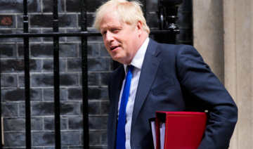 De plus en plus isolé, Boris Johnson se bat pour sa survie