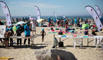 Des milliers de petits «oubliés des vacances» déferlent sur la plage de Deauville