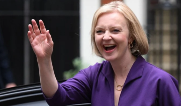 Entrée à Downing Street, Liz Truss promet de sortir le Royaume-Uni de la "tempête"