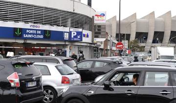 Les premiers vacanciers font la queue aux stations-service, légère amélioration de la situation