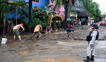 Mexique: au moins deux morts après le passage de l'ouragan Roslyn, qui faiblit