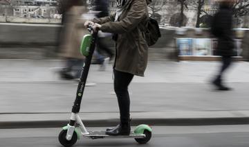 Paris: une personne à trottinette électrique meurt après collision avec une camionnette