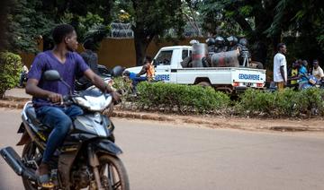 Burkina: au moins 10 civils tués dans l'explosion d'un bus causée par une mine