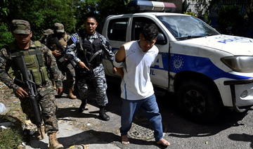 Gangs au Salvador: 10 000 soldats et policiers cernent une ville