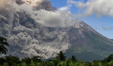 Indonésie : le volcan Merapi crache de la lave en fusion et des