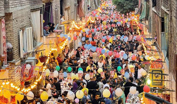 La communauté égyptienne dresse une gigantesque table d’iftar pour le ramadan